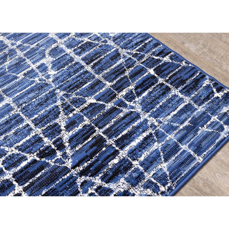 Florence Collection - Blue/Cream Distressed Geometric Rug - 4'7" x 6'7"