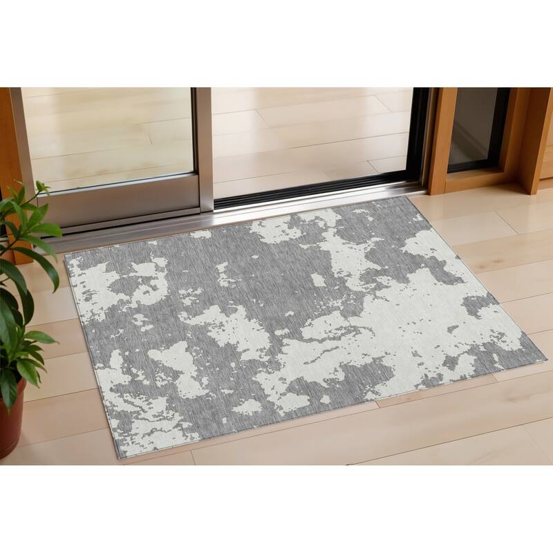 HomeRoots Abstract Transitional Rectangle Outdoor Rug - 3' x 5'
