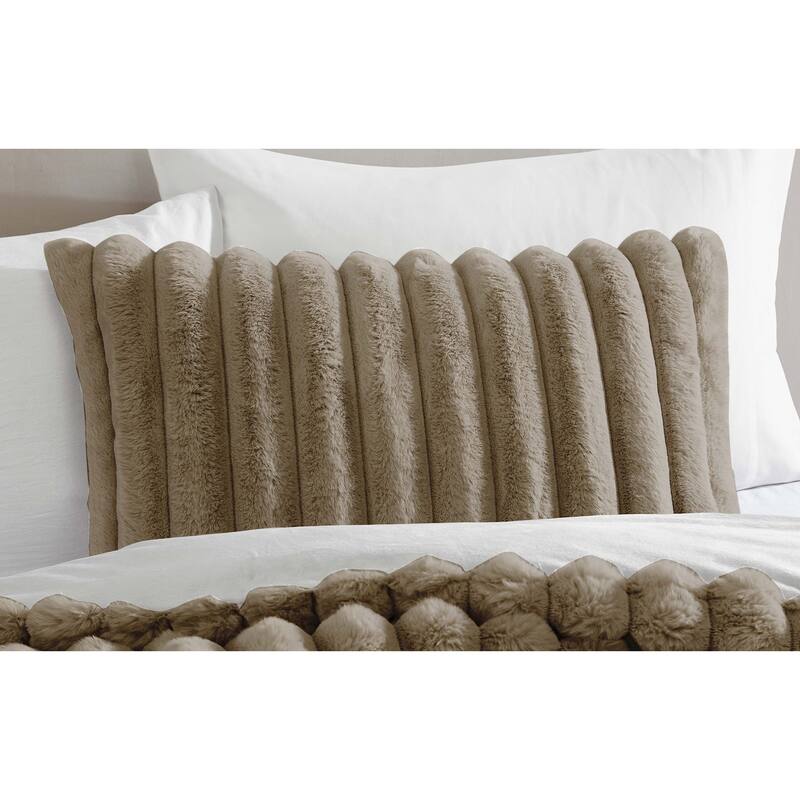 Riverbrook Home Everett Collection