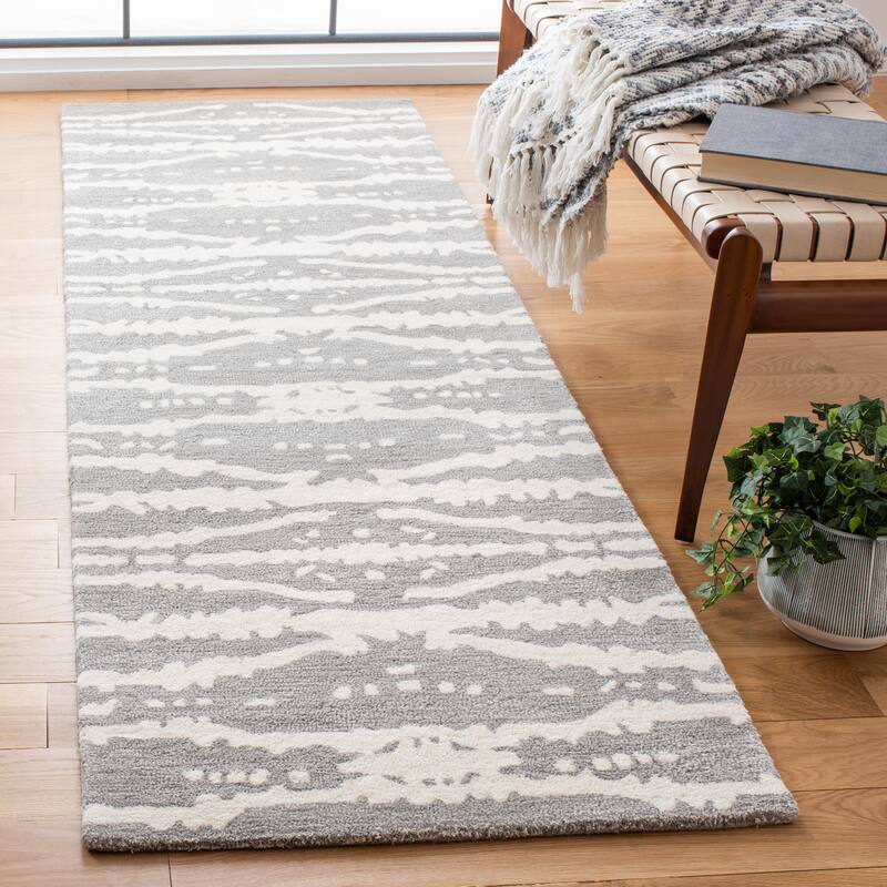 SAFAVIEH Handmade Soho Magan Wool/ Viscose Rug - 2'6" x 8' Runner - Grey/Ivory