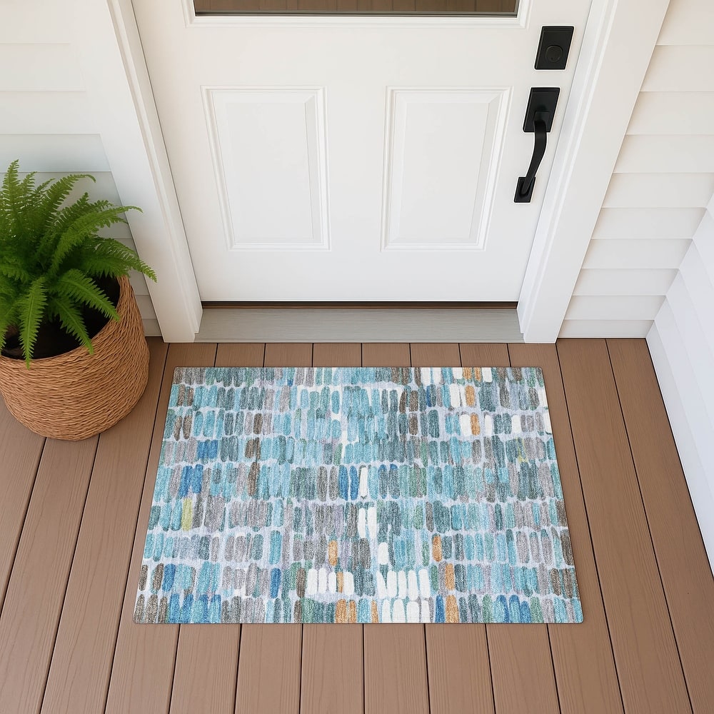Machine Washable Indoor/ Outdoor Modern Caps Chantille Rug