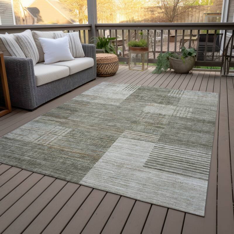 Machine Washable Indoor/Outdoor Contemporary Geo Chantille Rug