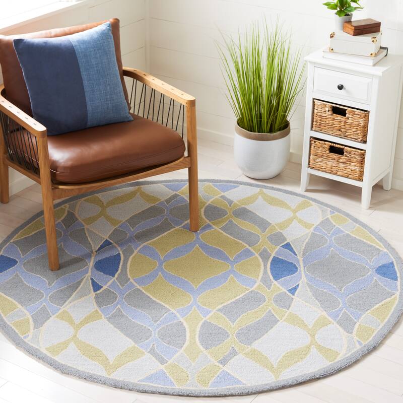 SAFAVIEH Handmade Chelsea Meadow Floral French Country Wool Rug - 5'6" Round - Multi