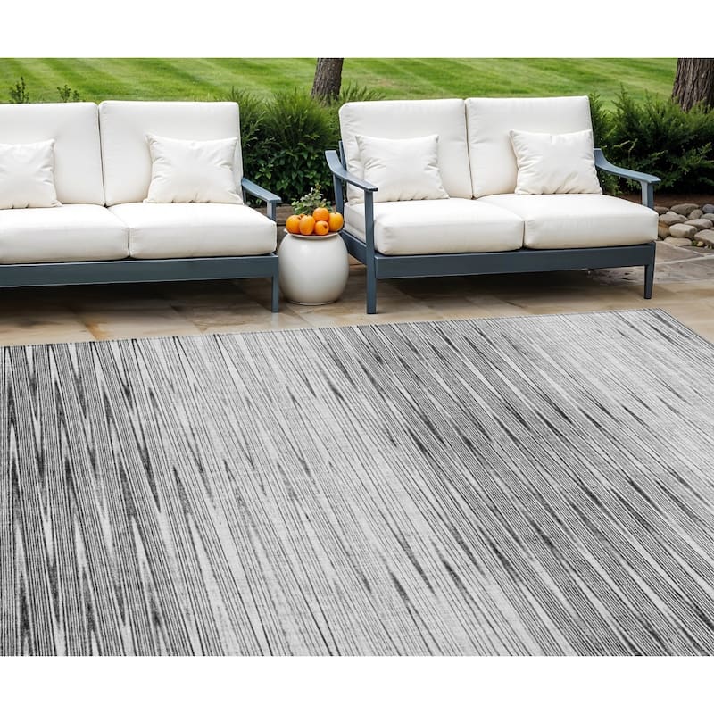 HomeRoots Abstract Transitional Rectangle Outdoor Rug - 10' X 14'