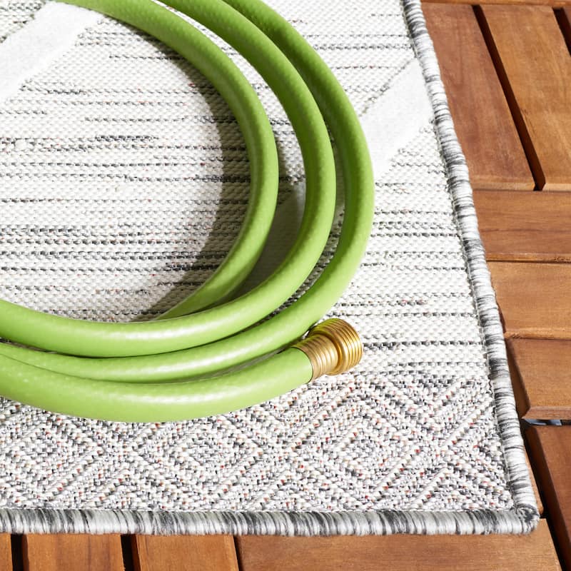 SAFAVIEH Cabana Nilay Trellis Waterproof Patio Backyard Rug