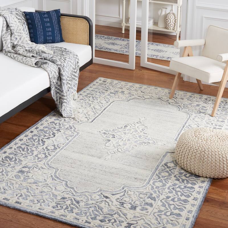 SAFAVIEH Handmade Metro Tallina French Country Wool Rug - 3' x 5' - Grey/Ivory