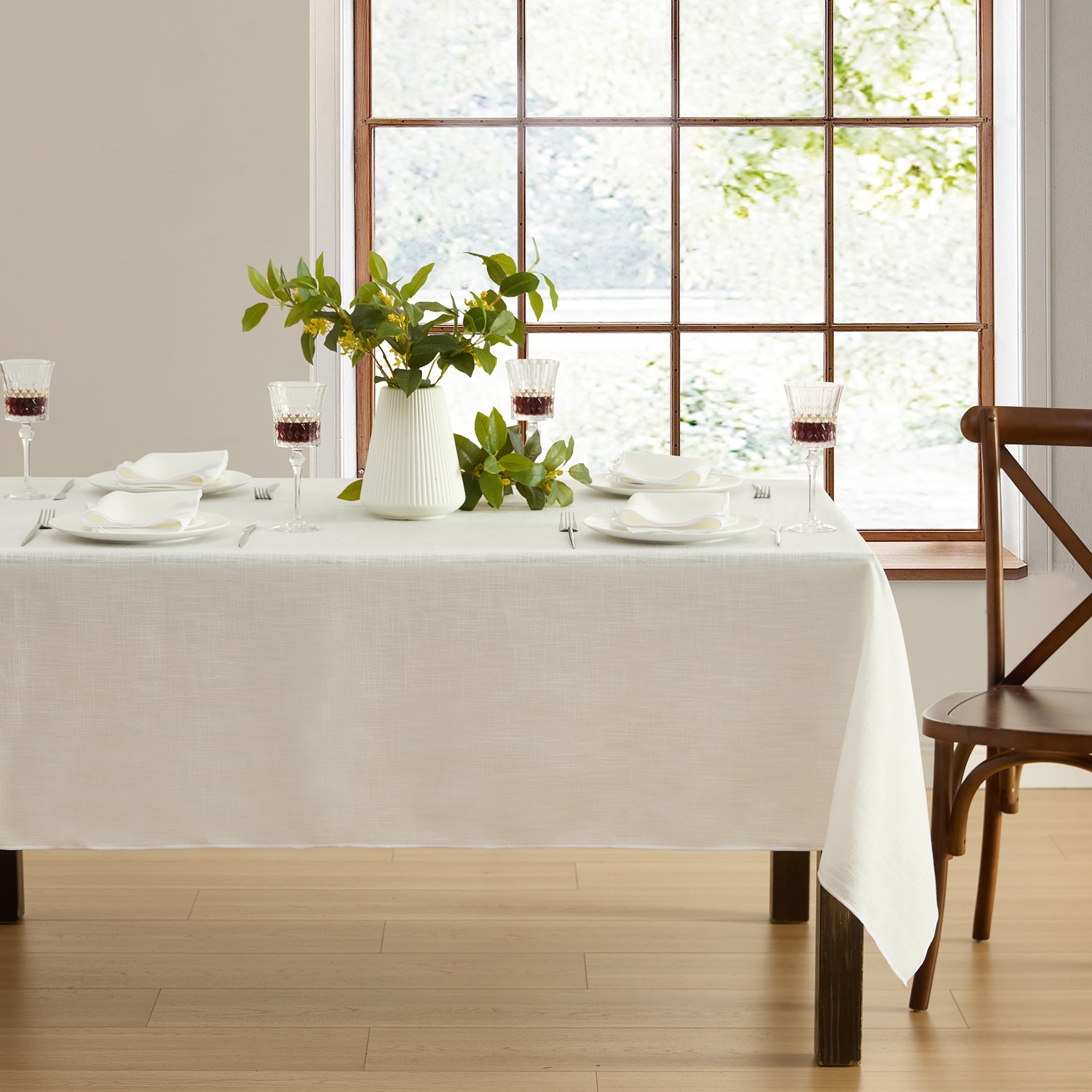Villeroy & Boch Classic Embroidered Border Tablecloth
