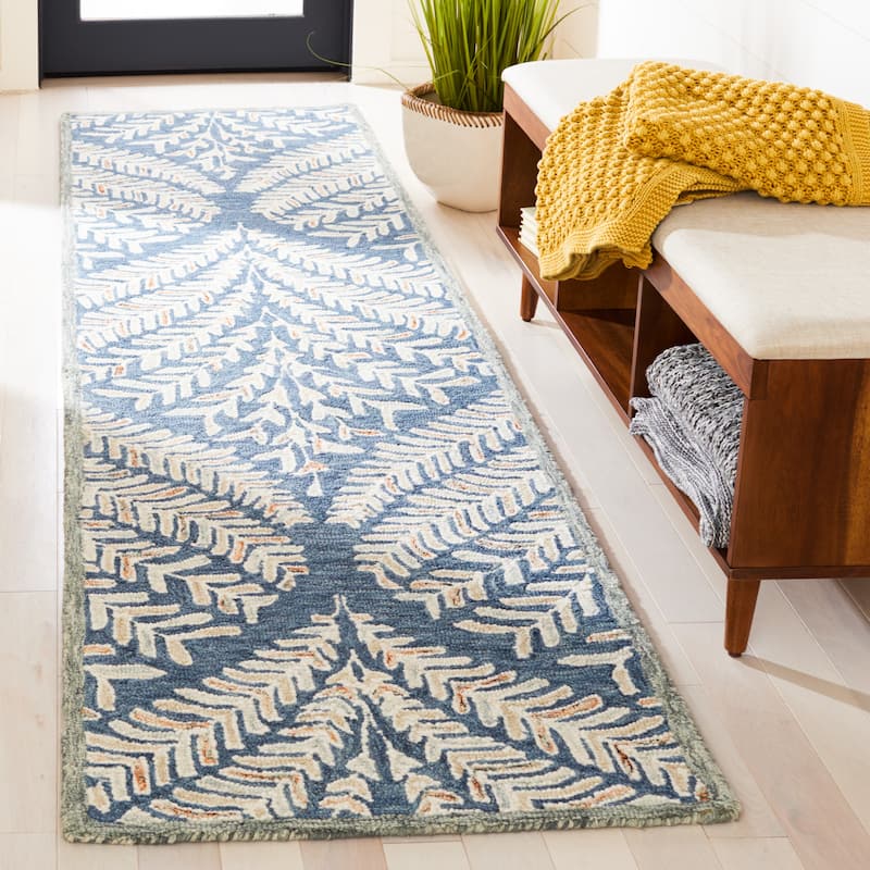 SAFAVIEH Handmade Capri Ilianka Wool Rug - 2'3" x 11' Runner - Grey/Ivory