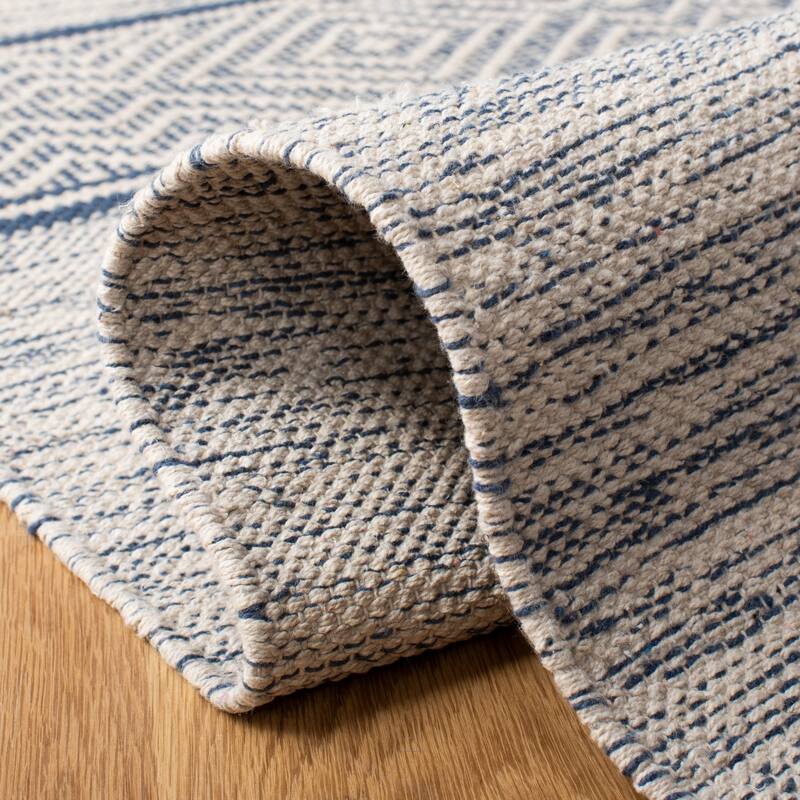 SAFAVIEH Handmade Montauk Stoja Cotton Fringe Rug