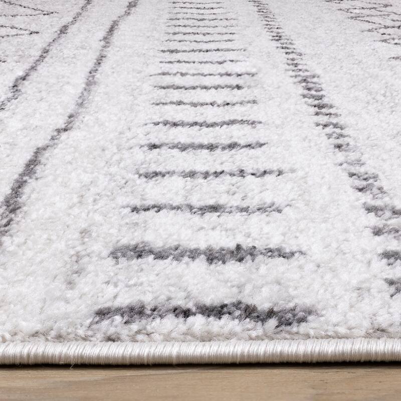Emma Collection - Grey/White Tribal Patterned Rug