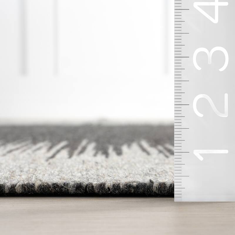 Wolf Reversible Wool Area Rug