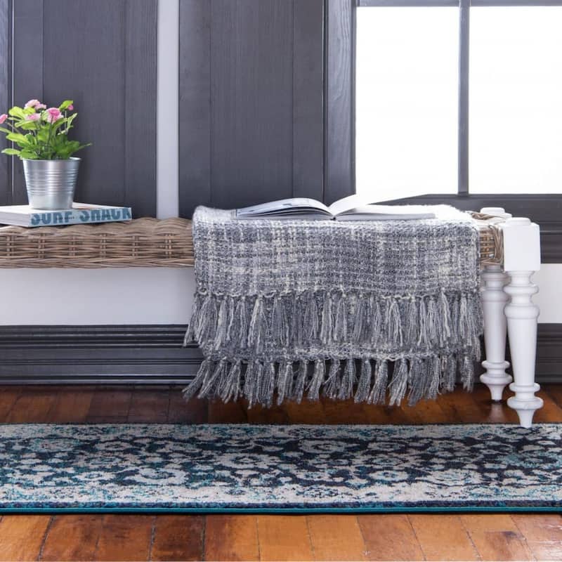 Traditional Koakburg Collection Area Rug