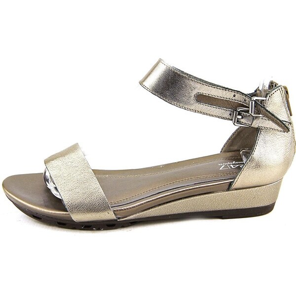 easy spirit gladiator sandals