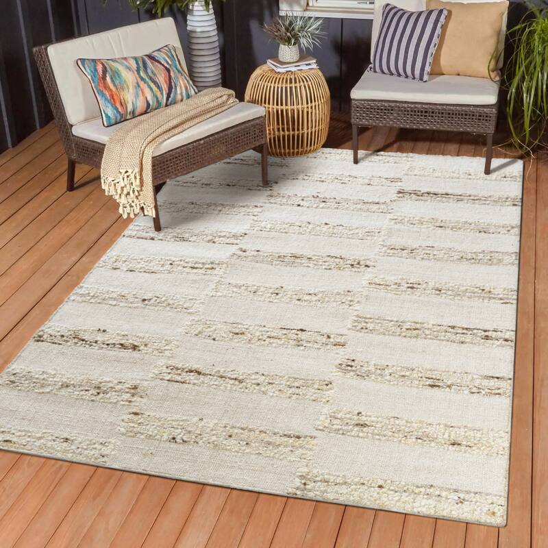 Sevita Ivory/Natural Farmhouse Checkered Area Rug