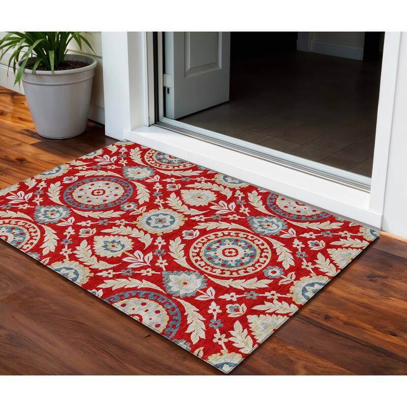 HomeRoots Floral Transitional Rectangle Outdoor Rug - 3' x 5'