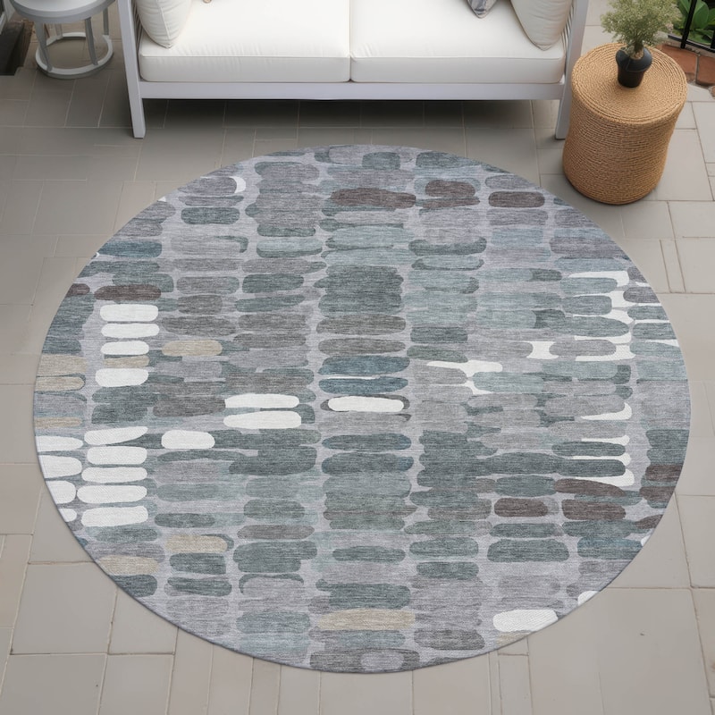 Machine Washable Indoor/ Outdoor Modern Caps Chantille Rug - Gray - 8' x 8'