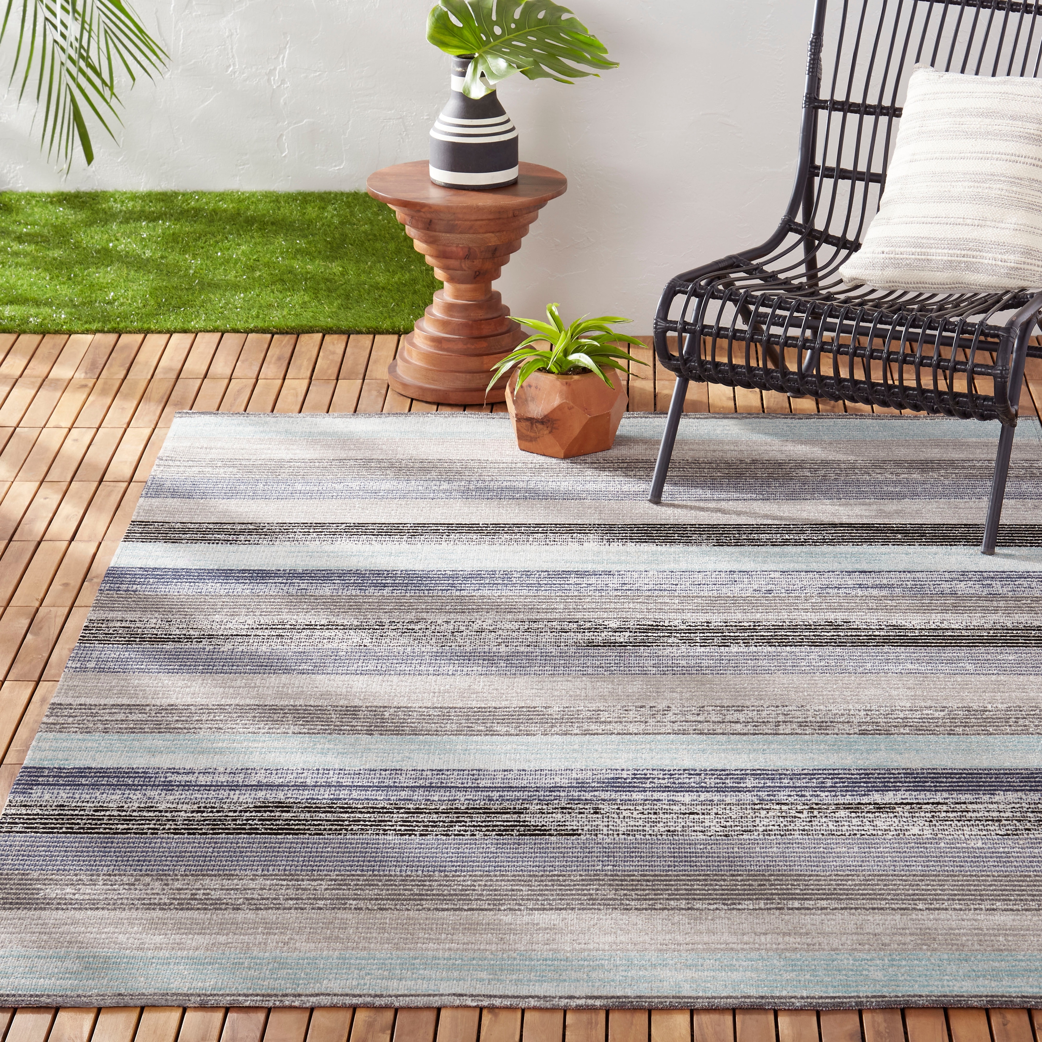 Nicole Miller New York Patio Sofia Estelle Indoor/Outdoor Area Rug