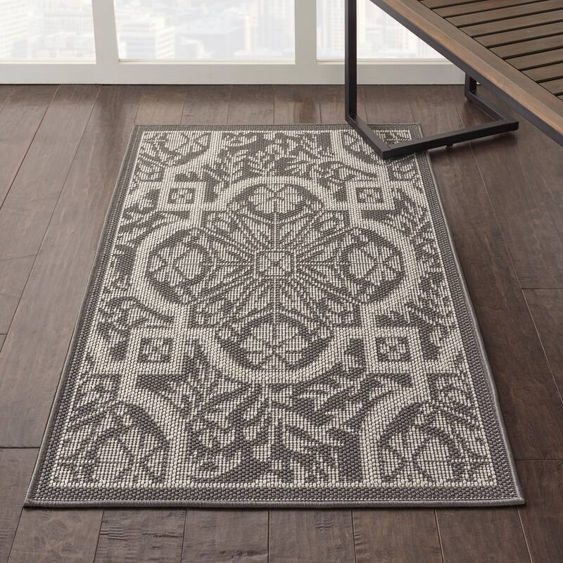 Porch & Den Godwin Medallion Indoor/Outdoor Area Rug