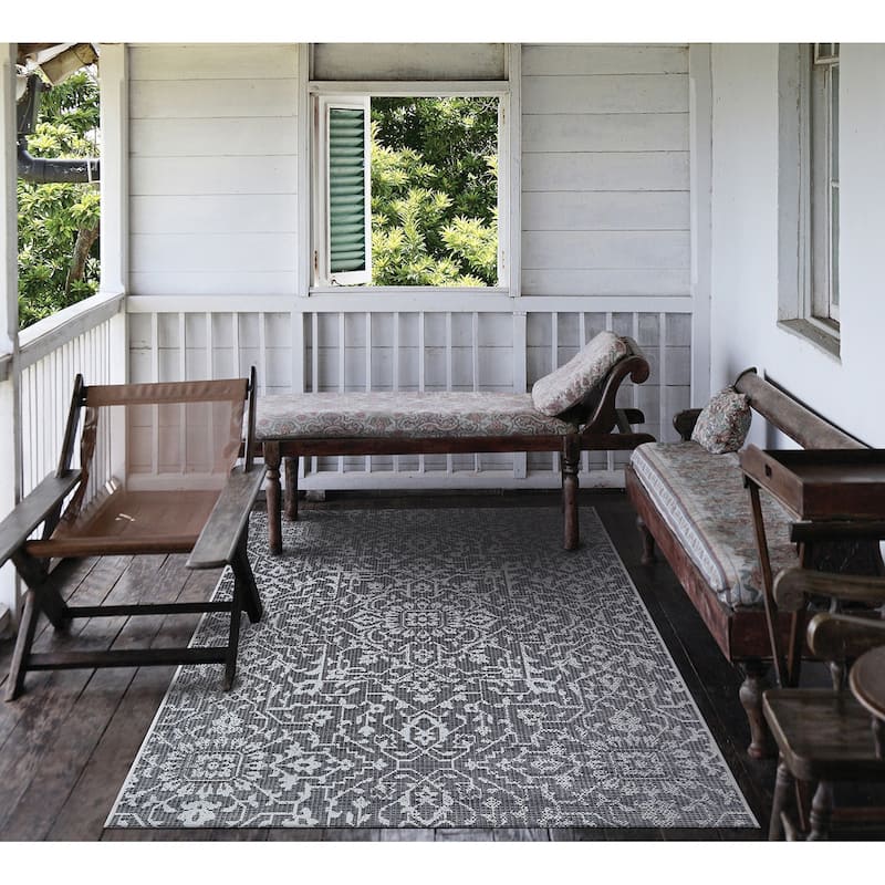 Dream Decor Rugs Carriage House Medallion Indoor Outdoor Area Rug