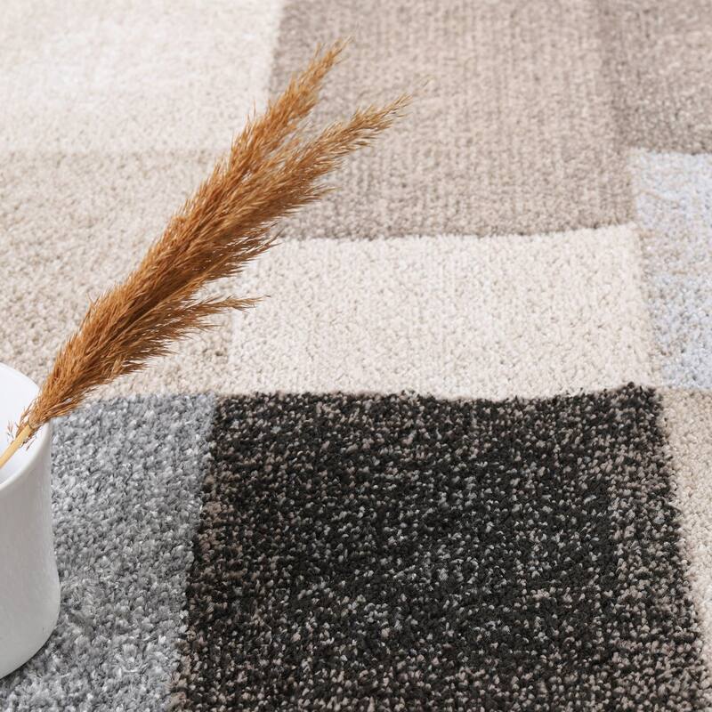Checkered Area Rug in Patchwork Style in Beige and Grey