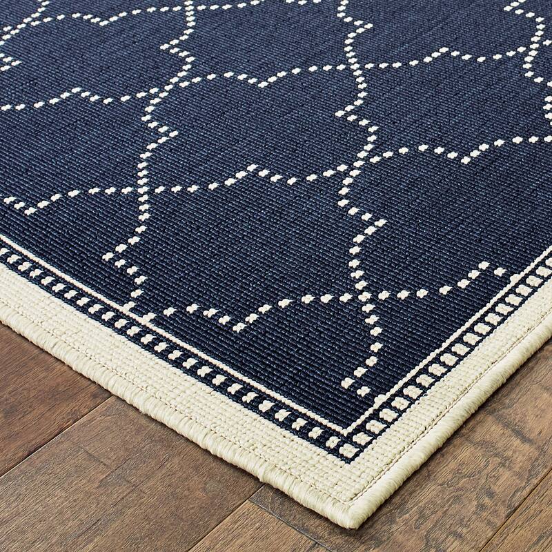 Style Haven Marianna Simple Lattice Navy/ Off-White Loop Pile Indoor Outdoor Area Rug