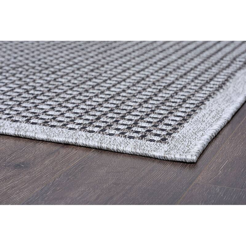 Dennis Coastal Windowpane Indoor/Outdoor Area Rug