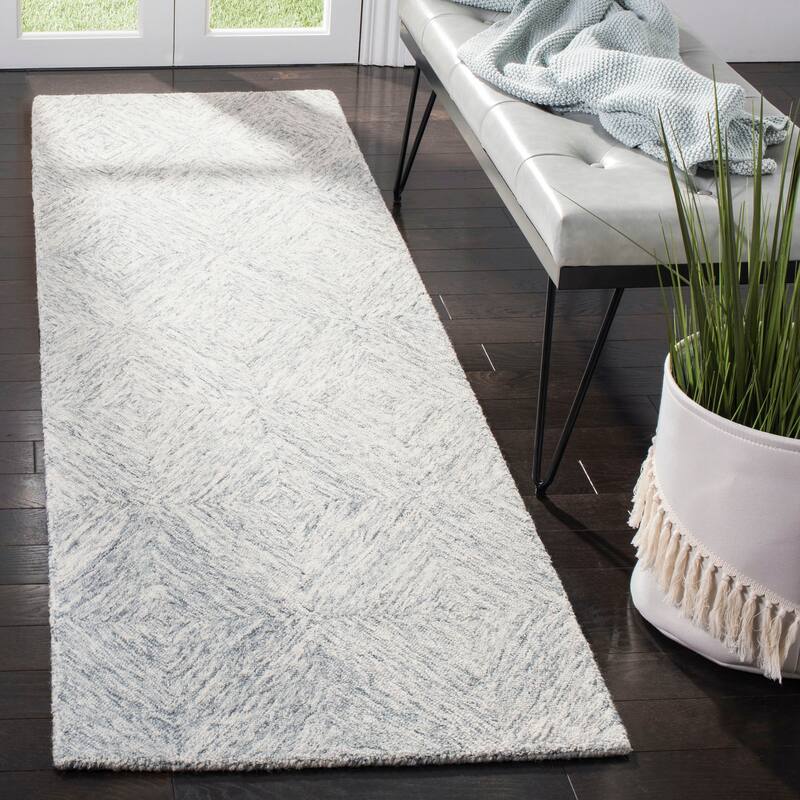 SAFAVIEH Handmade Abstract Ameeta Modern Wool Rug - 2'3" x 8' Runner - Silver