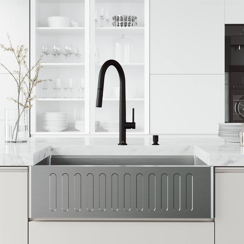 VIGO Greenwich Pull-Down Spray Kitchen Faucet