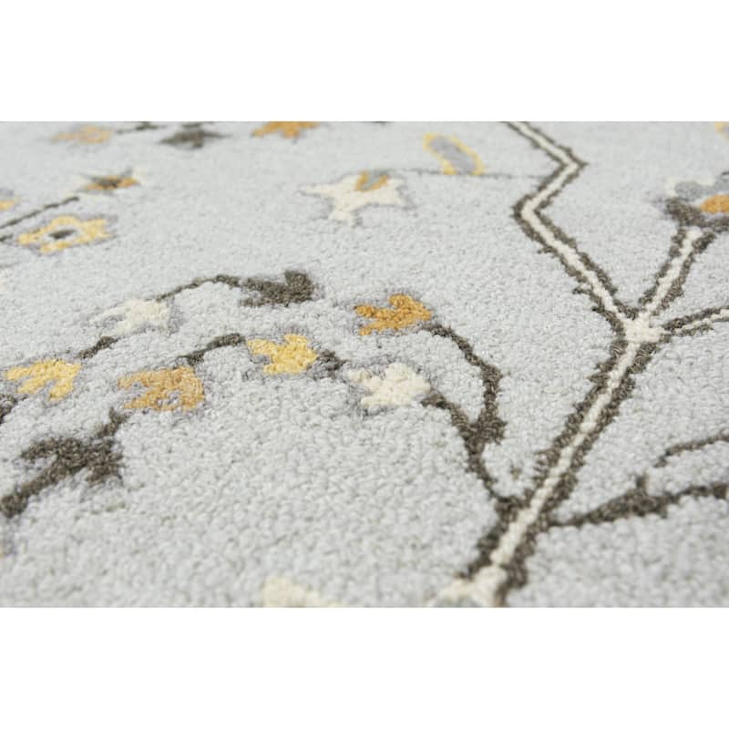 Alora Decor Conley Traditional Antique Floral Border Rug