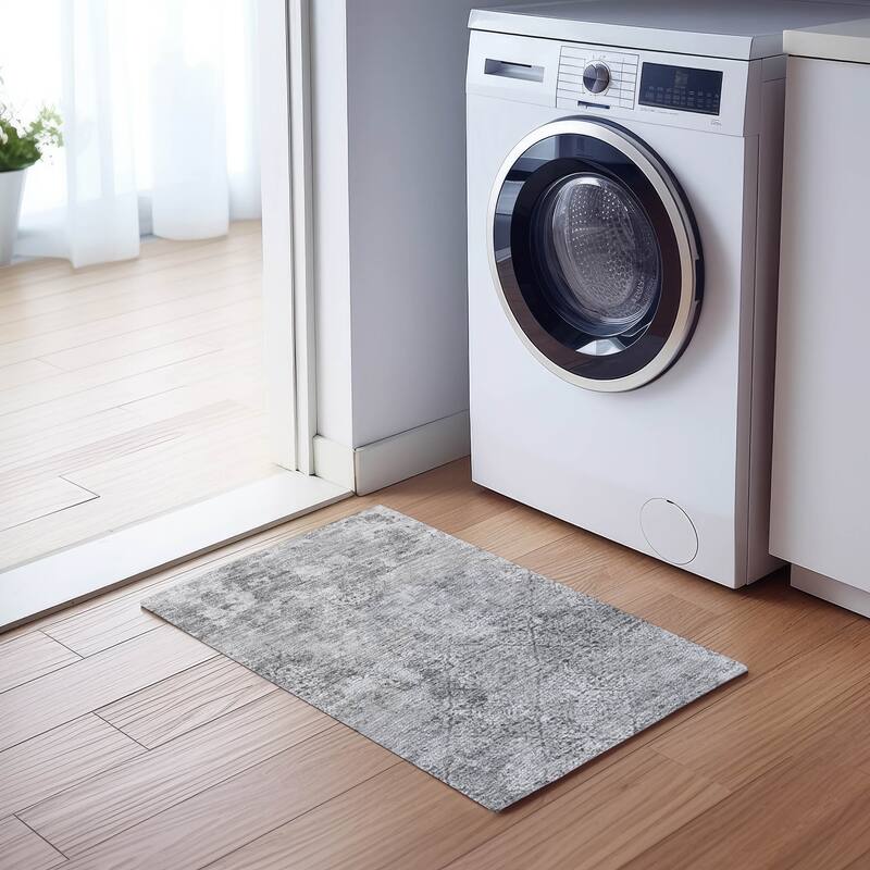 Machine Washable Indoor/ Outdoor Chantille Distressed Traditional Rug