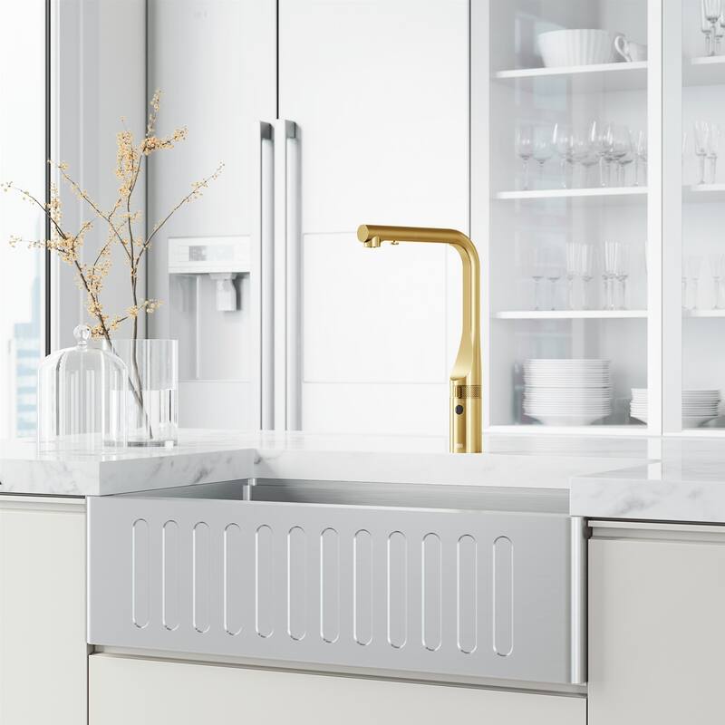 VIGO Jewel 15" H Touchless Pull-Out Sprayer Kitchen Faucet