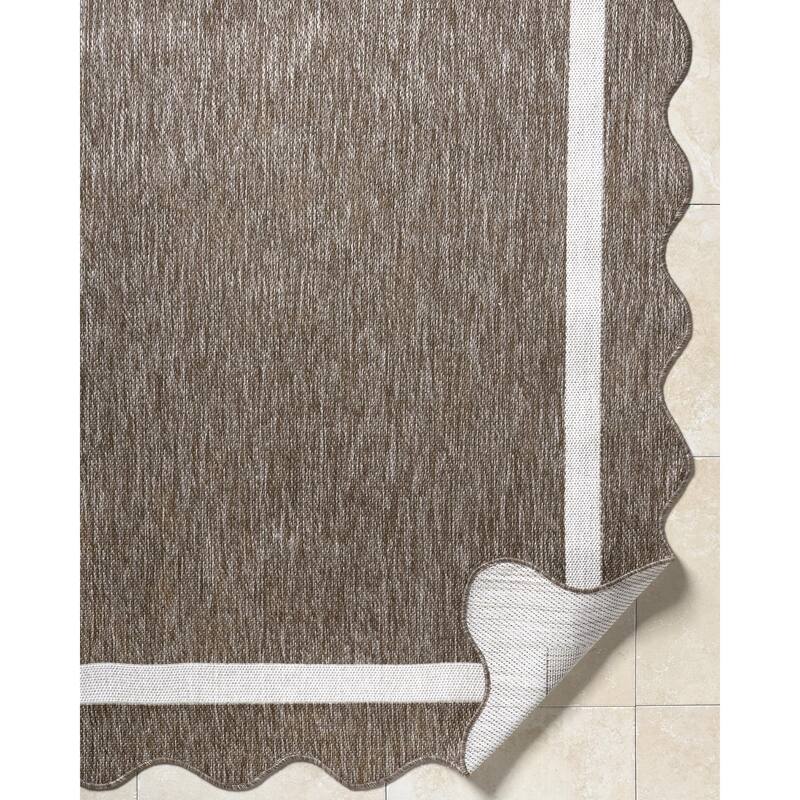 Livabliss Miami Beach Traditional Indoor / Outdoor Area Rug
