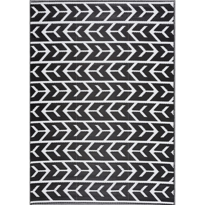 Playa Rug Outdoor Recycled Reversible Plastic Folded Mat/Rug Amsterdam Collection Lightweight & Weather, Water and UV Resistant - 5'x7' - Black&White