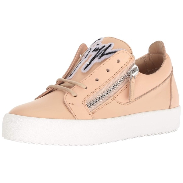 giuseppe sale women's