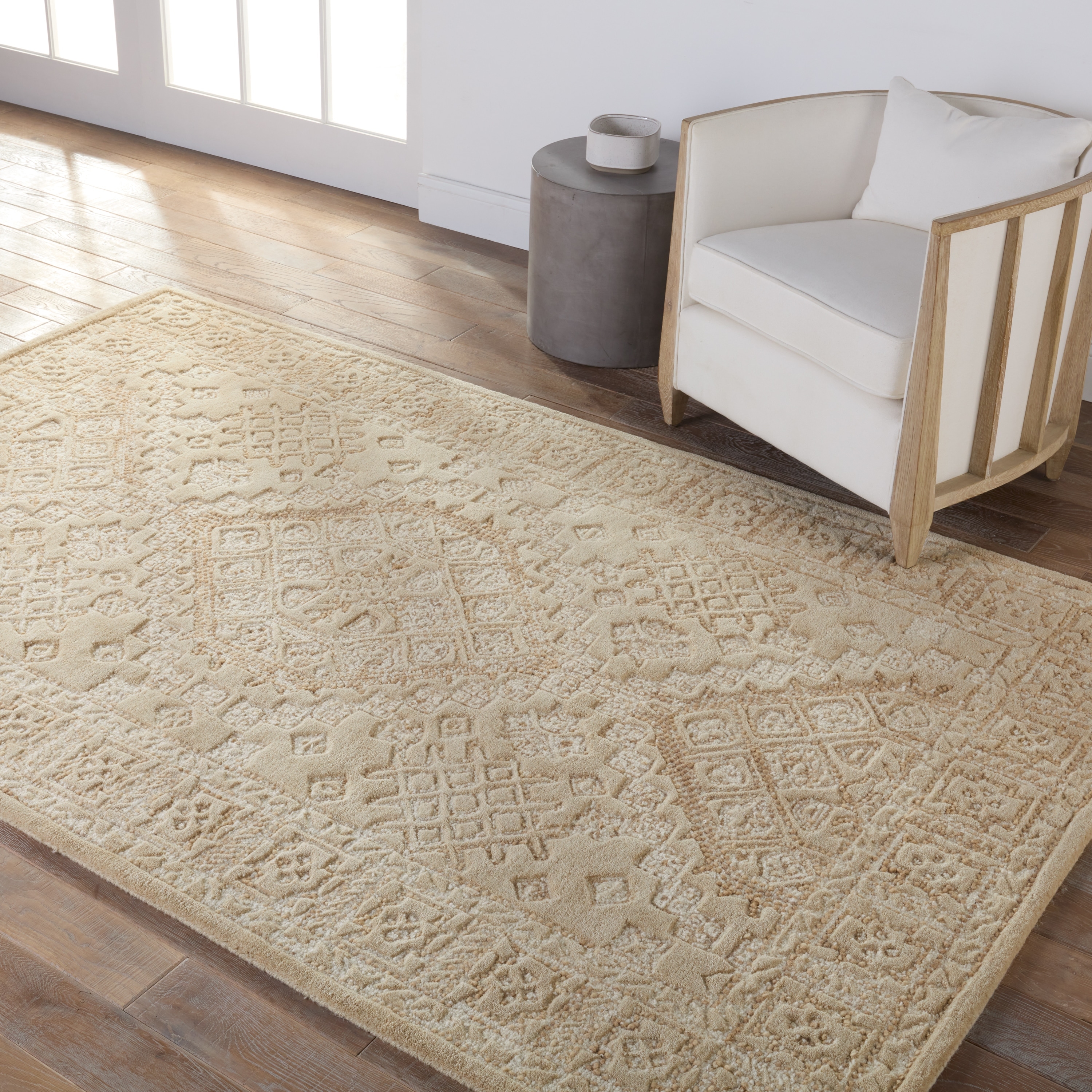 Rouran Handmade Medallion Tan/ Cream Area Rug