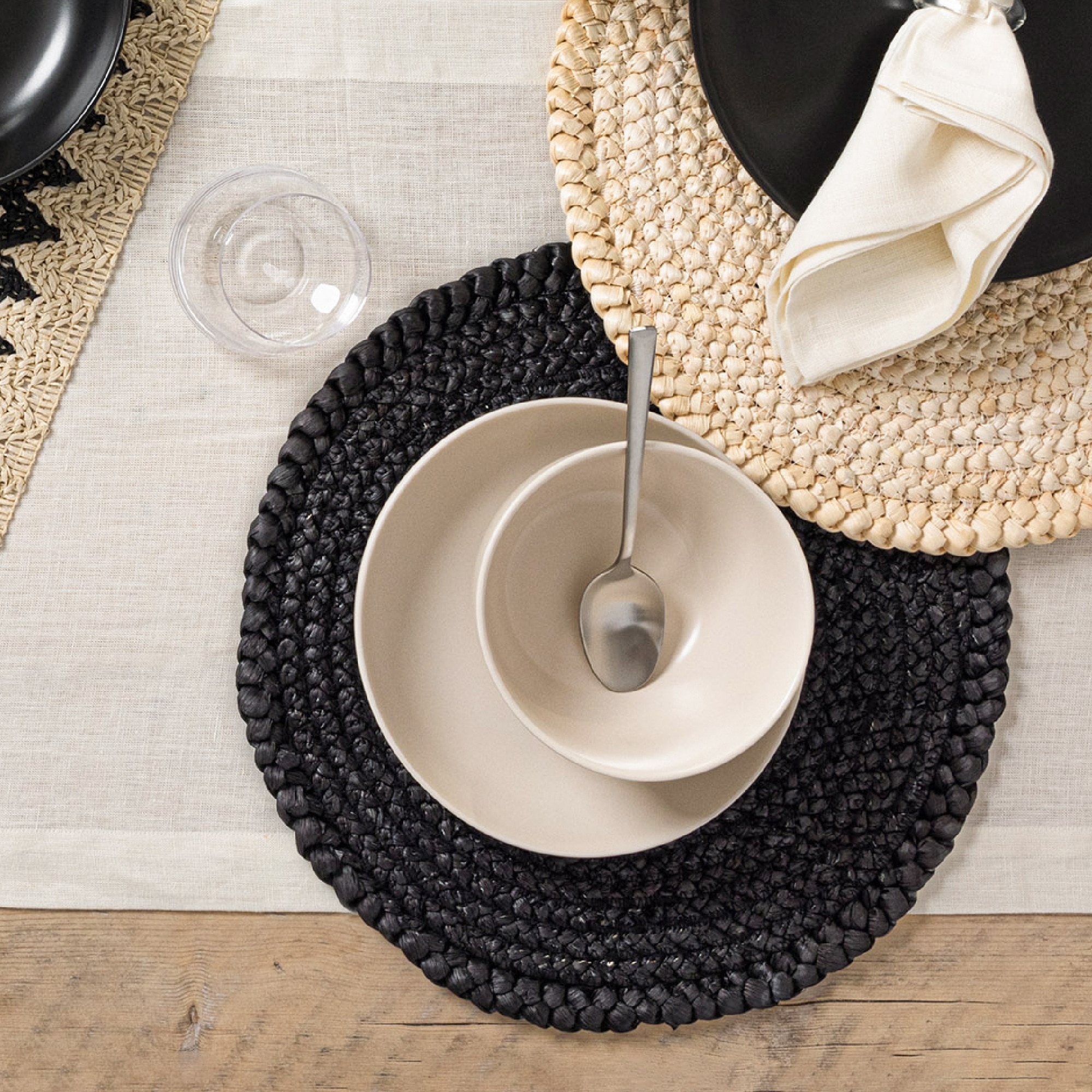 Over&back Natural Round Woven Placemats - Set of 4