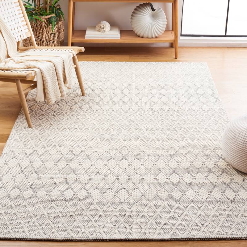 SAFAVIEH Handmade Marbella Runhild Modern Wool Rug - 3' x 5' - Ivory