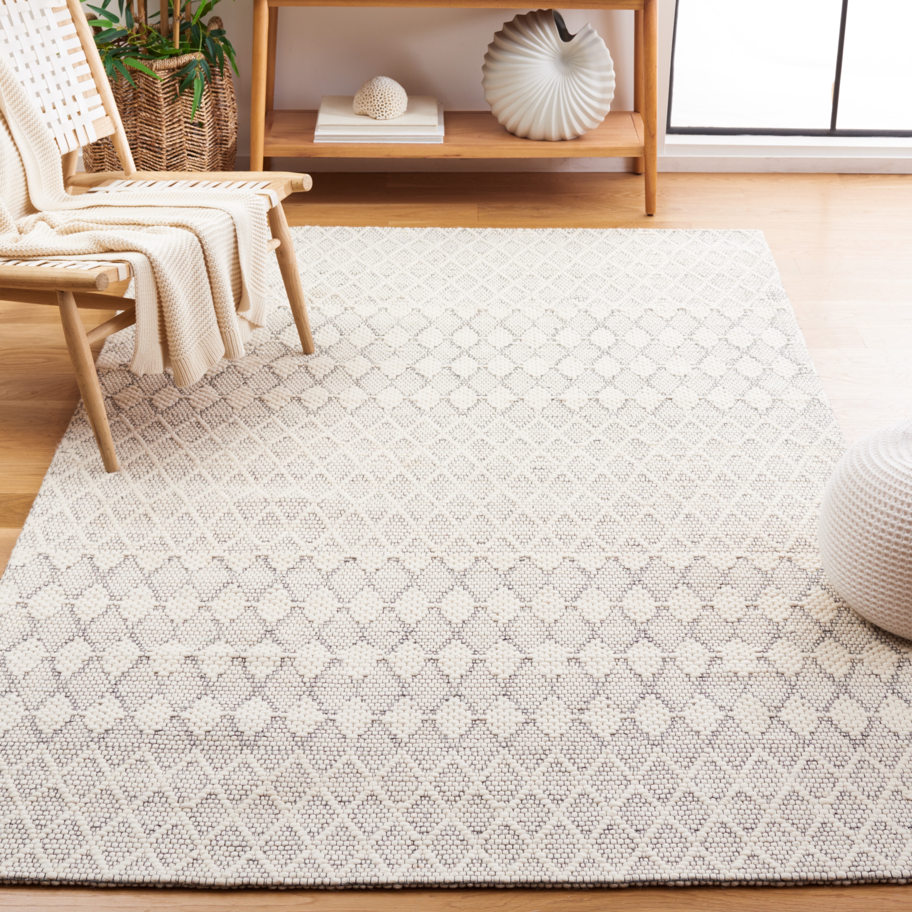 SAFAVIEH Handmade Marbella Runhild Modern Wool Rug
