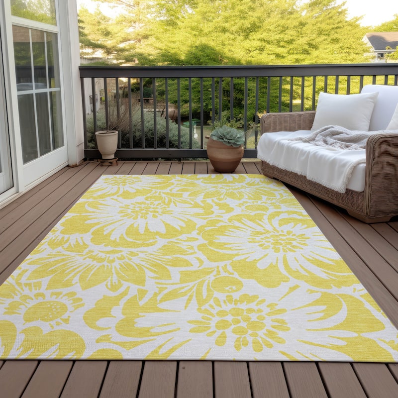 Machine Washable Indoor/ Outdoor Whimsy Floral Chantille Rug - Yellow - 10' x 14'
