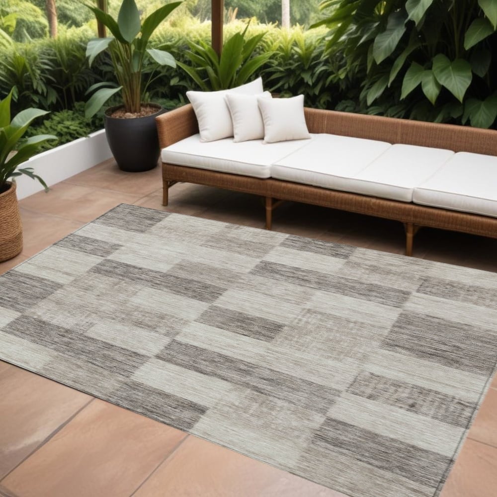 HomeRoots Geometric Transitional Rectangle Outdoor Rug