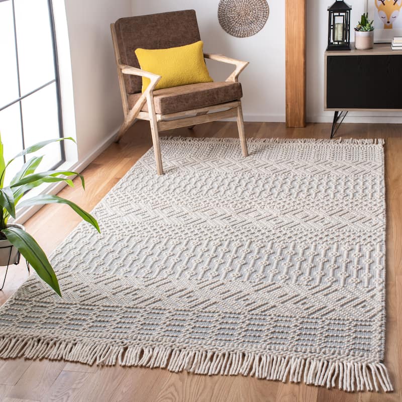 SAFAVIEH Handmade Natura Estel Wool Fringe Rug - 5' x 8' - Ivory/Grey