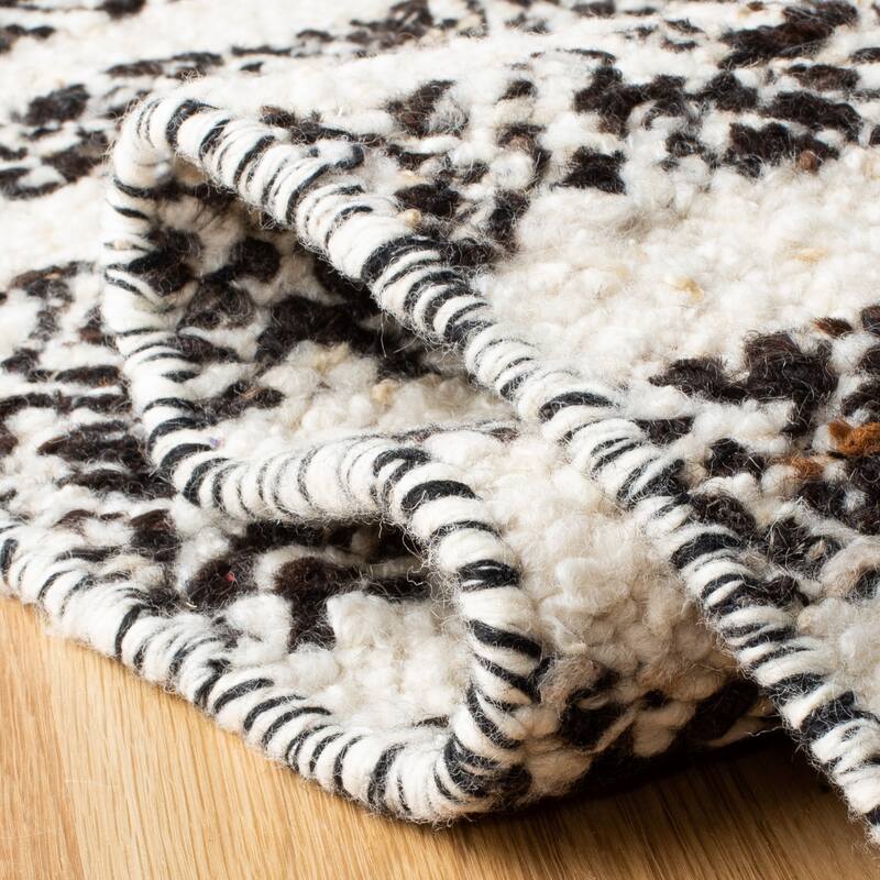 SAFAVIEH Handmade Natura Anneke Stripe Wool Rug