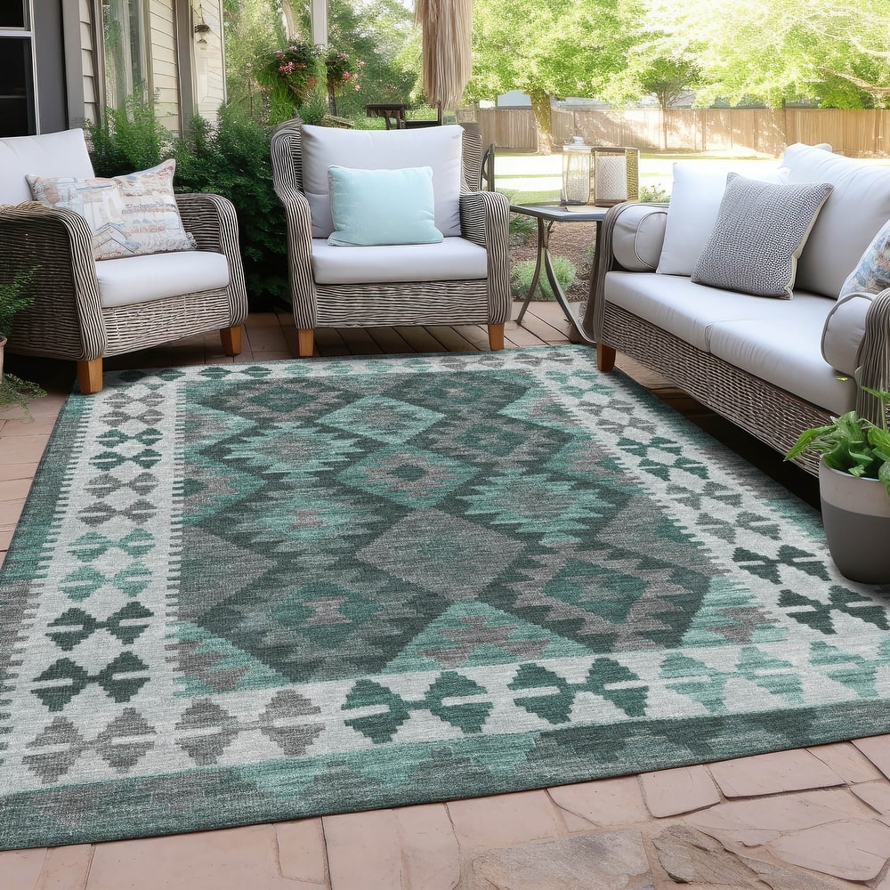 Machine Washable Indoor/ Outdoor Boho Global Chantille Rug