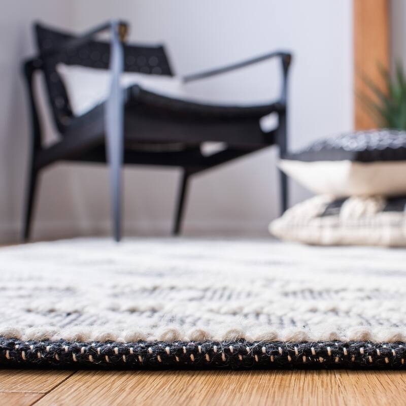SAFAVIEH Handmade Natura Connie Wool Rug