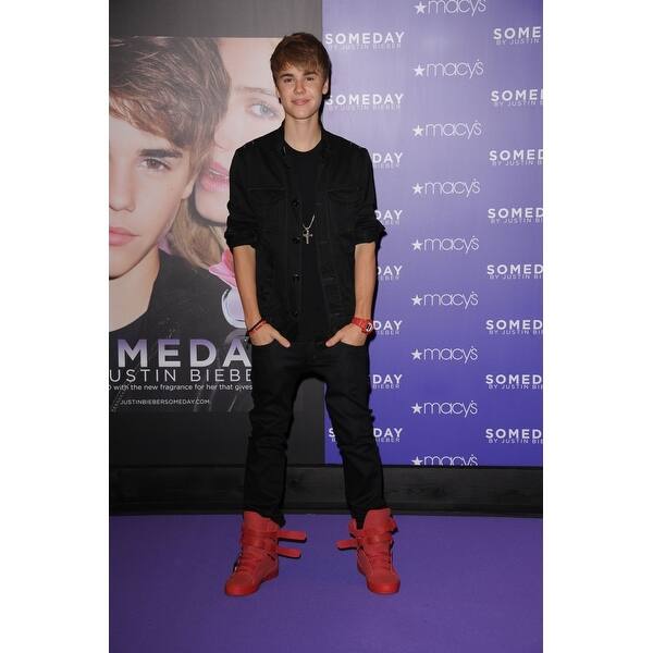 Justin Bieber At In Store Appearance For Justin Bieber Someday Fragrance Launch Macys Herald Square Department Store New York Ny Overstock 24385350