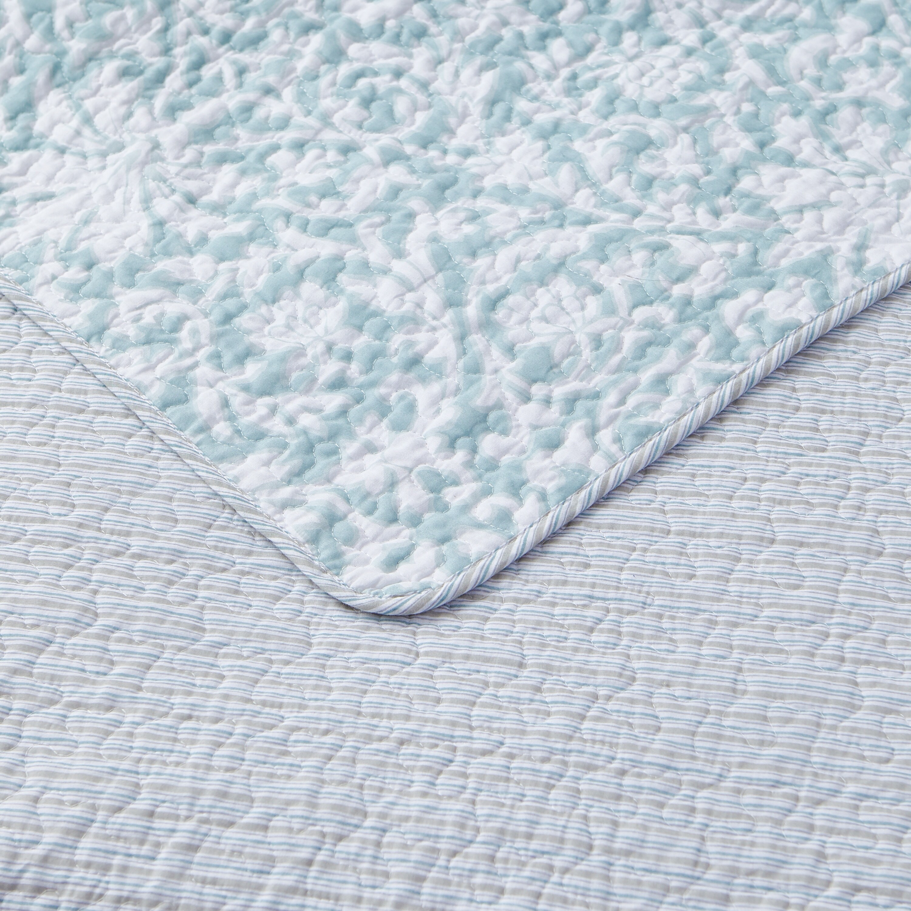 Laura Ashley Mia Reversible 3 Piece Cotton Quilt Set On Sale Overstock 10011790 Laura ashley polyester decorative bedspreads | ebay. laura ashley mia reversible 3 piece cotton quilt set