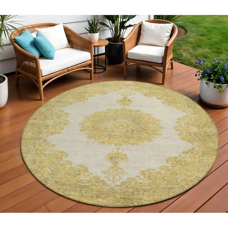 HomeRoots Oriental Traditional Rectangle Outdoor Rug - 8' Round