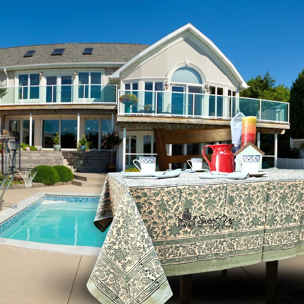 Pretty Daisy Chain Floral Block Print Cotton Tablecloth Collection