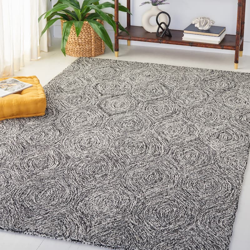 SAFAVIEH Handmade Micro-Loop Bunny Wool Rug - 5' x 8' - Black/Ivory
