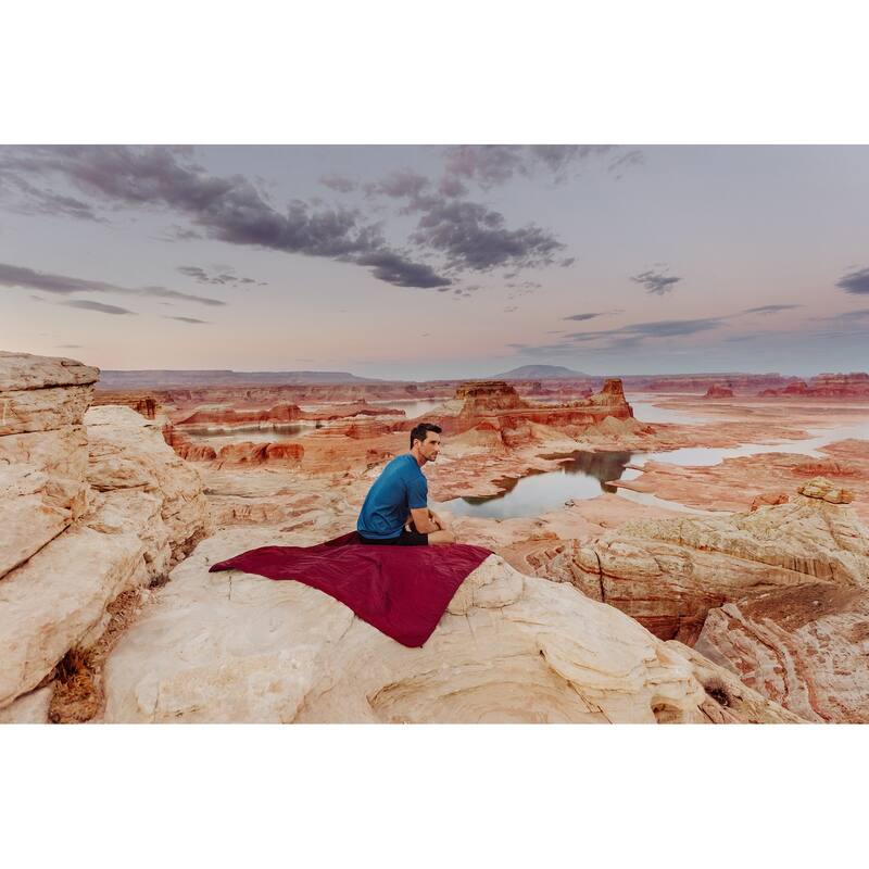Oniva All-Purpose Machine Washable Stadium Blanket, (Burgundy)